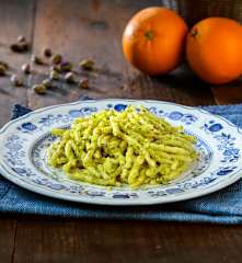 Trofie pesto di pistacchi e arancia