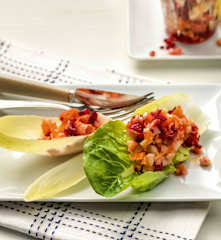 Insalata di verdura e frutta a crudo