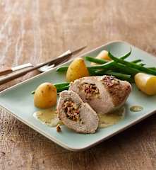 Gefüllte Pouletbrüstchen mit Cranberry-Pesto