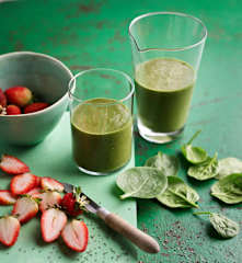 Smoothie de espinafres, morango e sementes de chia