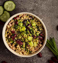 Insalata di bulgur, tonno e fagioli