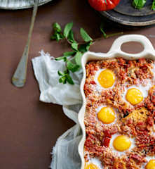 Açorda de tomatada com ovos escalfados