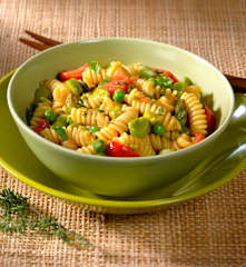 Fusilli ai legumi e verdure di primavera