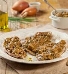 Vitello ai funghi porcini con salsa aromatica