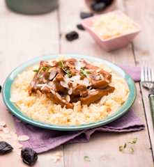 Kurczak w sosie śliwkowym