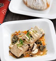 Papillotes de tofu en cama de verduras