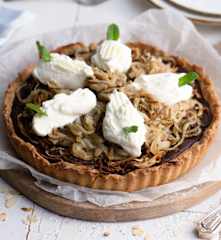 Tarta de Choco con espirales de pera