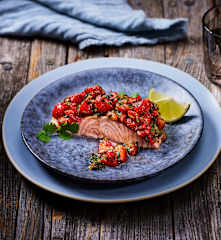 Lachs mit Erdbeertopping