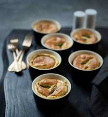 Soufflés de bacalhau e espargos verdes