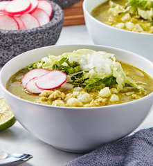 Pozole verde con pollo (Black Diamond)