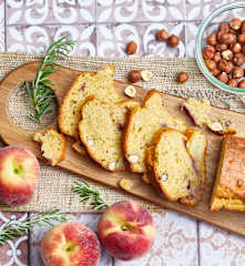 Cake romarin et pêche