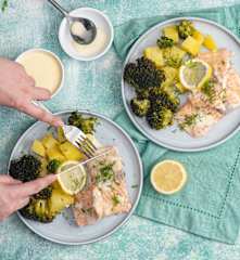 Łosoś z warzywami; Sos holenderski