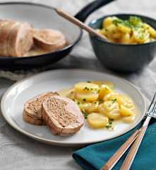 Gfüt’s Zeisl mit Grumbirnsolod (gefüllter Schweinslungenbraten mit Erdäpfelsalat)