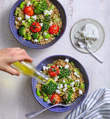 Quinoa aux légumes verts, tomates cerise et chèvre