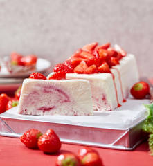 Strawberry-Cheesecake-Parfait