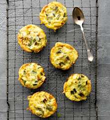 Muffins de tortilla con cebolletas
