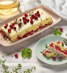 Vanilleparfait mit Walderdbeeren