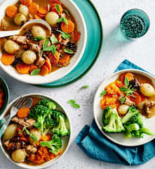 Pork, sage and prune casserole with winter veg mash (Diabetes, TM6)