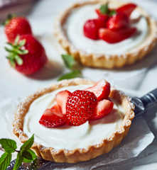 Erdbeer-Quark-Tartelettes