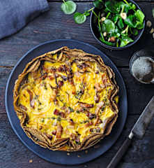 Gâteau de galettes aux lardons