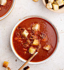 Sopa de calamar a la paprika con crutones TM6