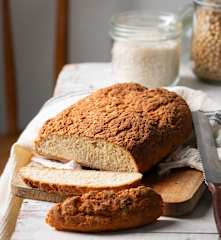 Bezlepkový chléb z domácí rýžové a sójové mouky