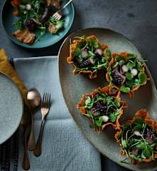 Polvo confitado em cestas de parmesão