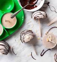 Cupolette di gelato alle banane, yogurt greco e burro di arachidi