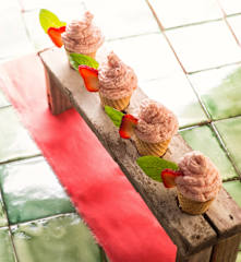 Cornete cu mousse de căpșune