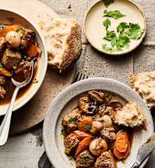 Goulash picante con cerveza negra