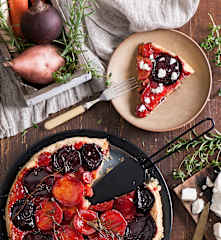 Tarta tatin z warzywami korzeniowymi