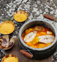 Fish stew with cassava flour (Muzongué com musseque)