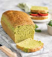 Zielony chleb ze szpinakiem