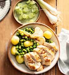 Filet de poulet, petits pois et pommes de terre sous-vide