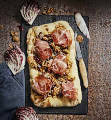 Pizza au Jambon de Parme et aux Noix