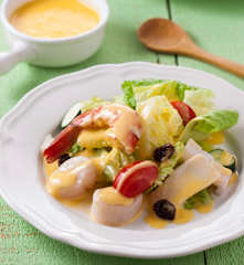 海鮮沙拉佐柳橙醬