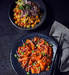 Teriyaki-Lachs mit feurigem Wirsing