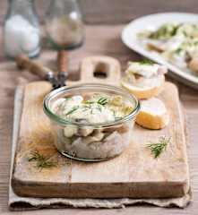 Śledzie w sosie makowym