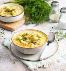 Zupa jarzynowa z makaronem