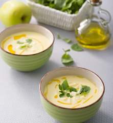 Crema fría de manzana al curry