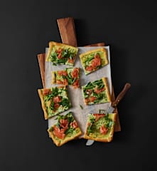 Räucherlachs-Frühlingszwiebel-Pizza