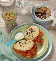 Menü: Avocadotöpfchen, Pulled Chicken im Bun und Schokobananen