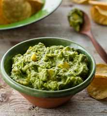 Guacamole with mango