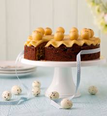 Angielskie ciasto z bakaliami i marcepanem (Simnel cake)