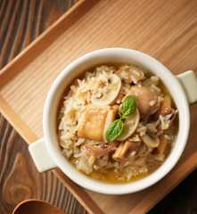 啤酒鸡肉蘑菇炖饭