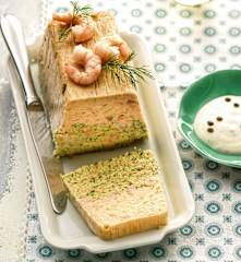Lachsterrine mit gepfefferter Crème fraîche