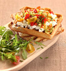 Buchweizen-Waffeln mit Gemüsetopping