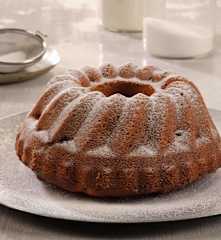 Kouglof moelleux aux noisettes et aux framboises