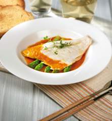 Filetti di orata con crema di peperoni