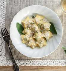 Stelline alle erbe di campo